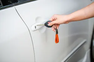 how much to tip valet at restaurant